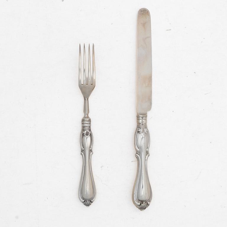 Dessertbestick, 24 delar, silver, modell  "Olga"/"Albert pattern", Francis Higgins II, London 1845.