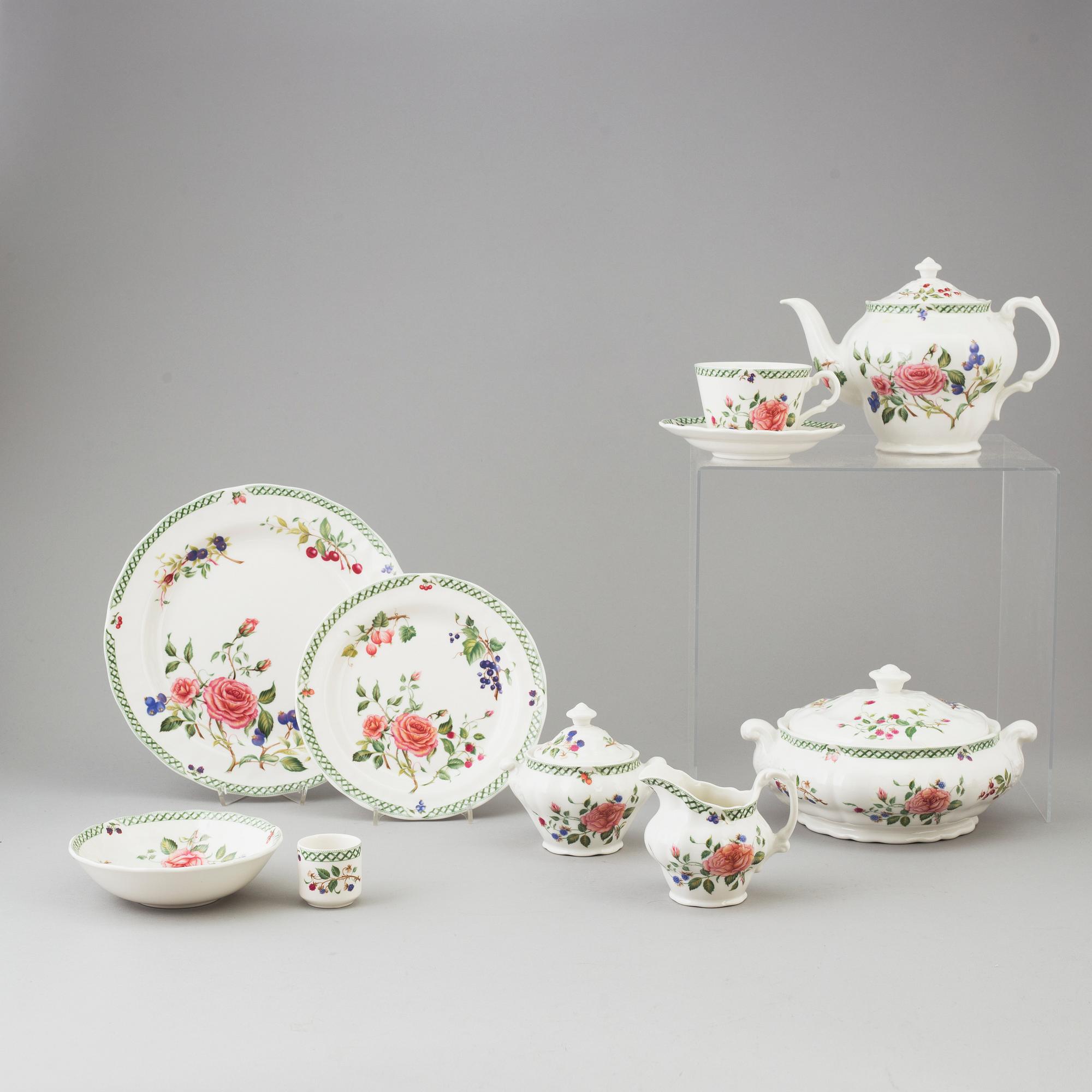 ROYAL DOULTON, frukostservis,porslin,  30 delar, "Victorian Garden".