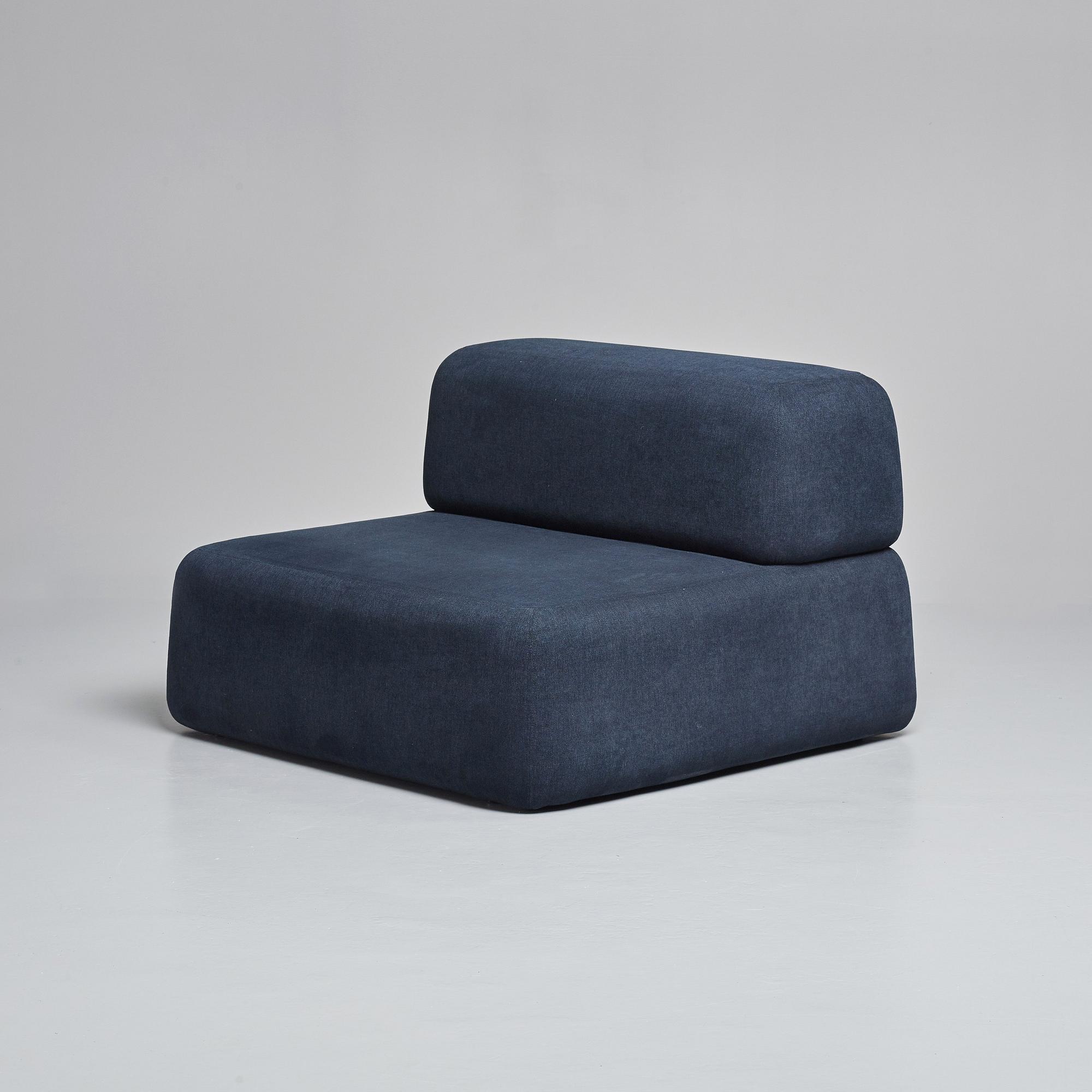 Claesson Koivisto Rune, "Bonbon", fåtölj med fotpall, Sfera, Japan, 2005.