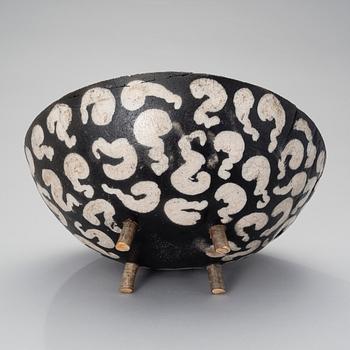 HANNU KONTTINEN, A CERAMIC BOWL, 2005.