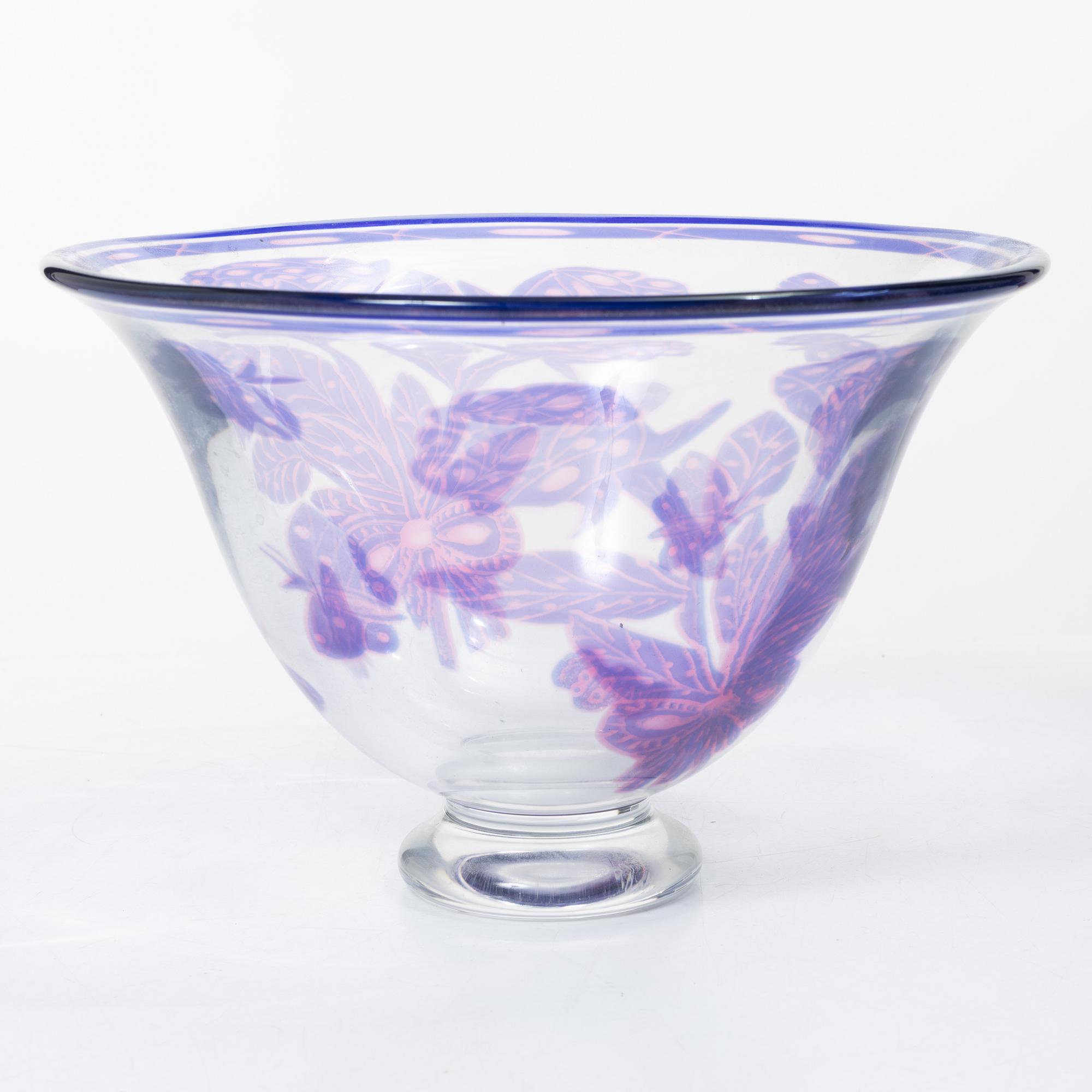 Wilke Adolfsson, a glass bowl.