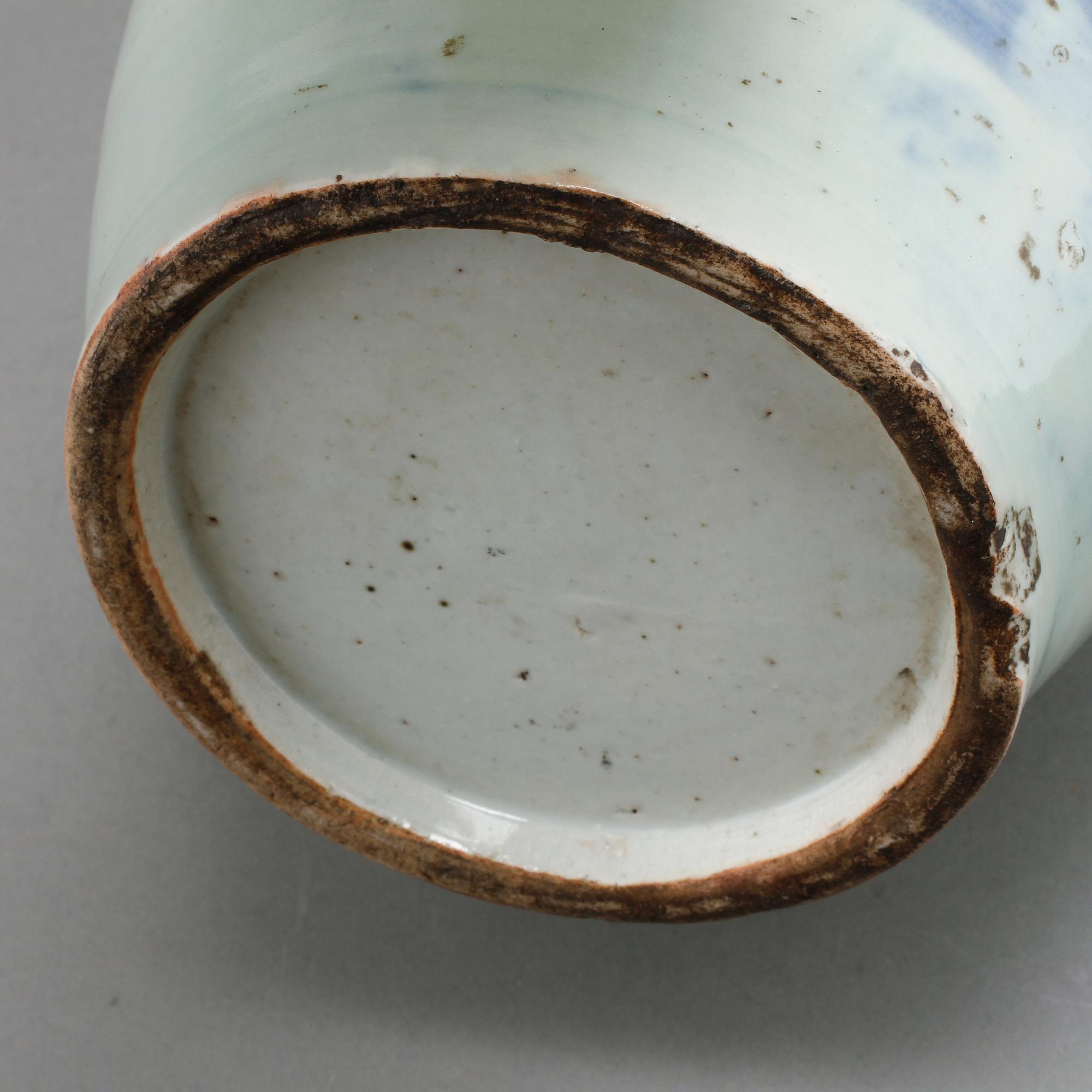 GOLVURNA, porslin, Kina, 1800-tal.