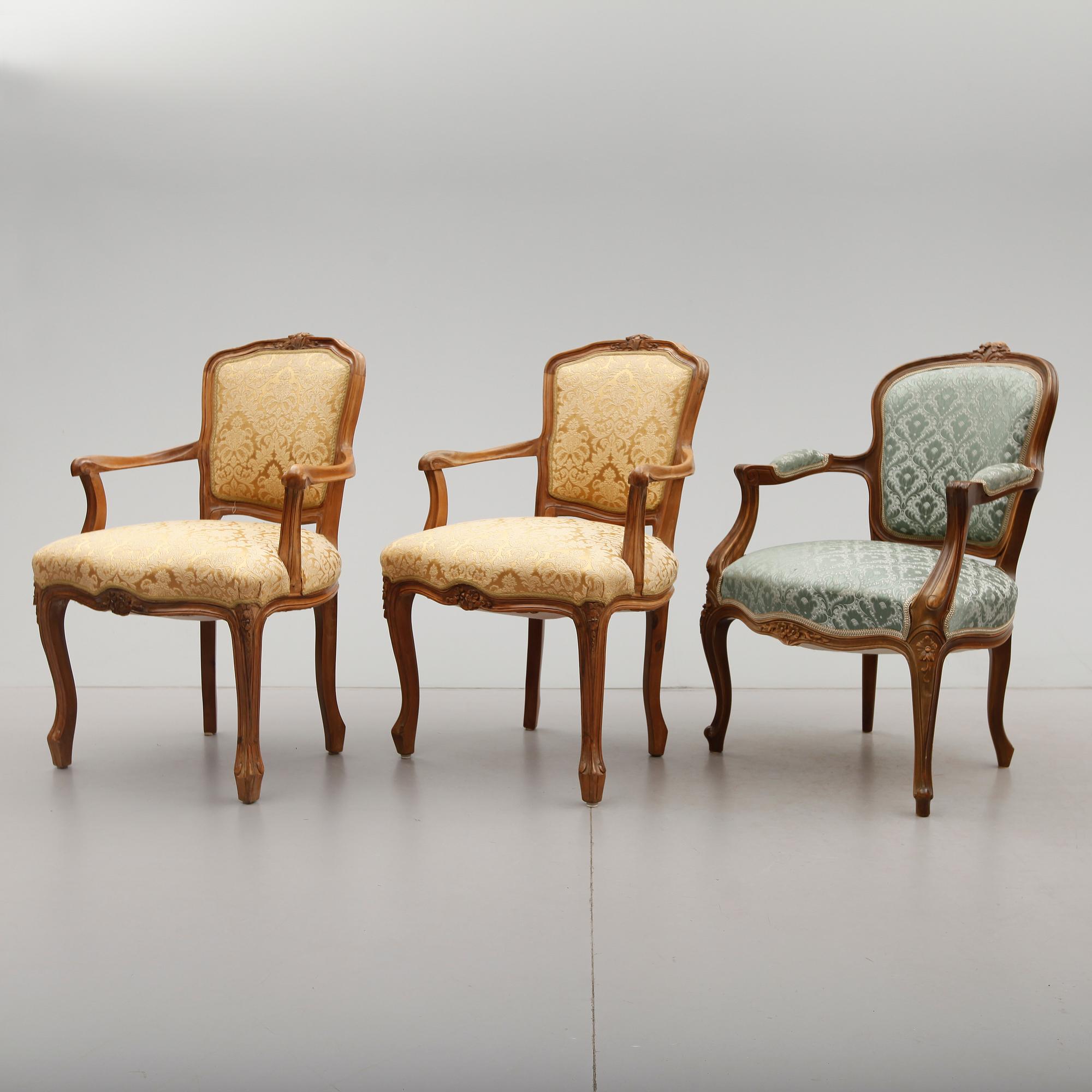 KARMSTOLAR, 3 st, (2+1) rokokostil, 1900-talets första hälft samt 1900-talets mitt.