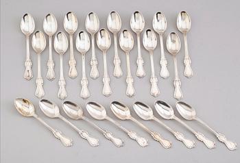 KAFFESKEDAR, 23 st, silver, "Olga", GAB, Stockholm 1950/60-tal. Vikt ca 297 gram.