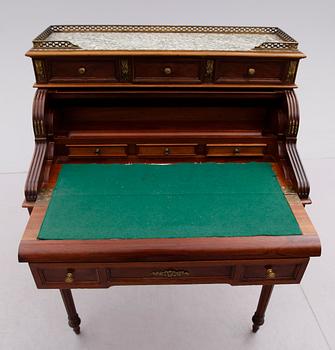 SEKRETÄR, Louis XVI-stil, 1900-talets första hälft.