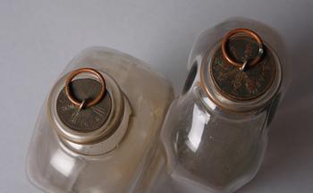 BRÄNNVINSFLASKOR, 3 st, glas, 1800-tal.