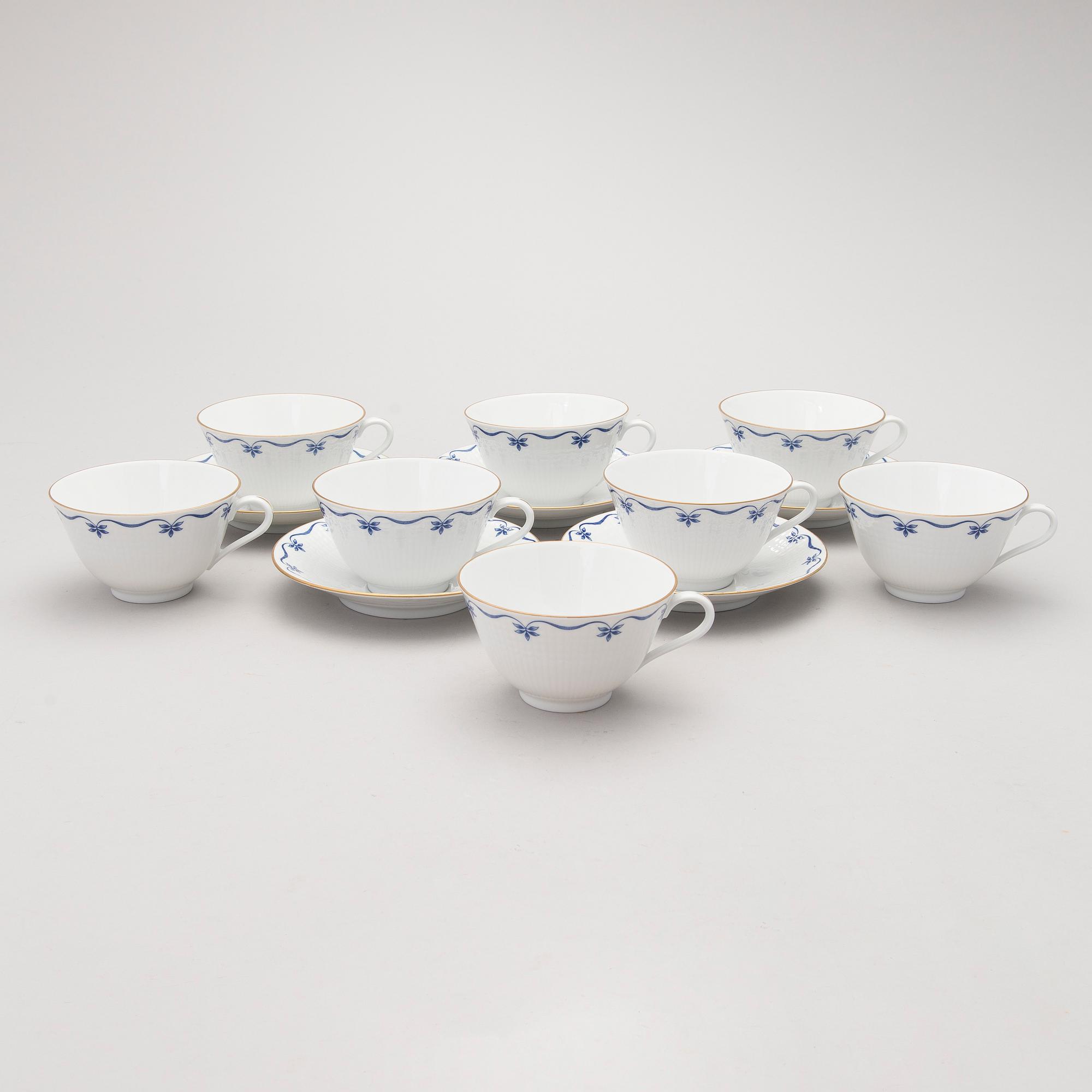 A 'Mårbacka' set of dinnerware and teacups, circa 32 pieces, Rörstrand Sweden, latter half of the 20th Century.