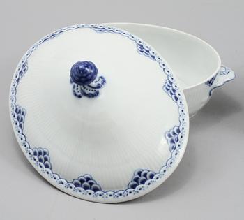 LOCKKAROTTER, 2 st, porslin, "Princess", Royal Copenhagen, 1900-tal.