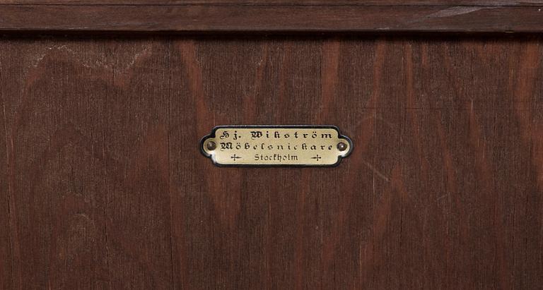 A chest of drawers attributed to Axel Einar Hjorth, executed by Hjalmar Wikström, Stockholm 1920's-30's.