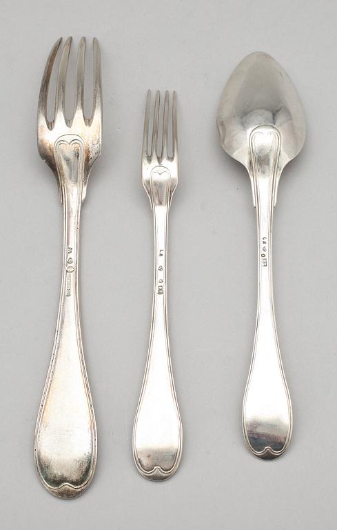 A Swedish early 19th century 39 piece table cutlery (31+4+4), marks of Pehr Zethelius, Stockholm 1800-1807.