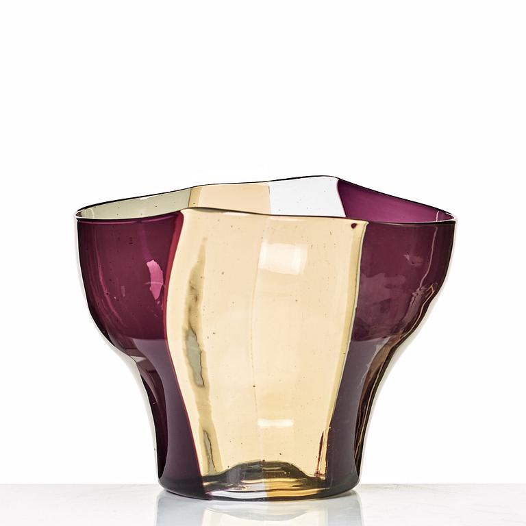 Fulvio Bianconi, an oval "A Spicchi" bowl, Venini, Murano, Italy 1950-60's.