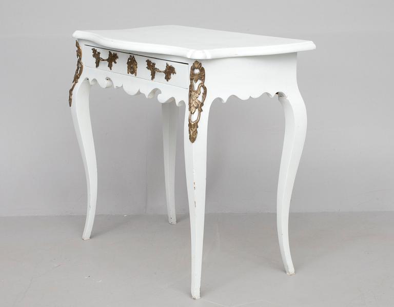 PÖYTÄ, rokokoo, 1700-luvun loppupuoli.