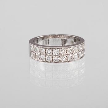 RING, 18k vitguld med 20 briljantslipade diamanter, ca 1.16  ct. Vikt 7 g.