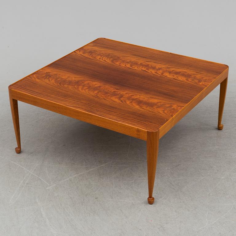 JOSEF FRANK, soffbord, "Diplomat", modellnummer 2073, Firma Svenskt Tenn.