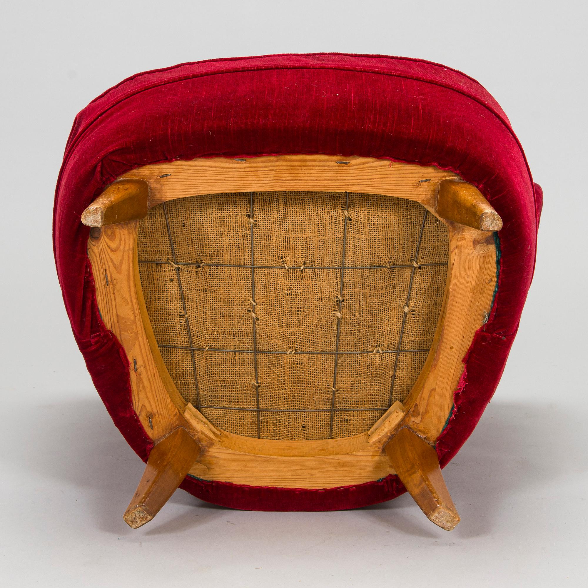 A mid-20th century armchair.