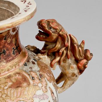 RÖKELSEKAR, porslin, Satsuma, Japan, omkring 1900.