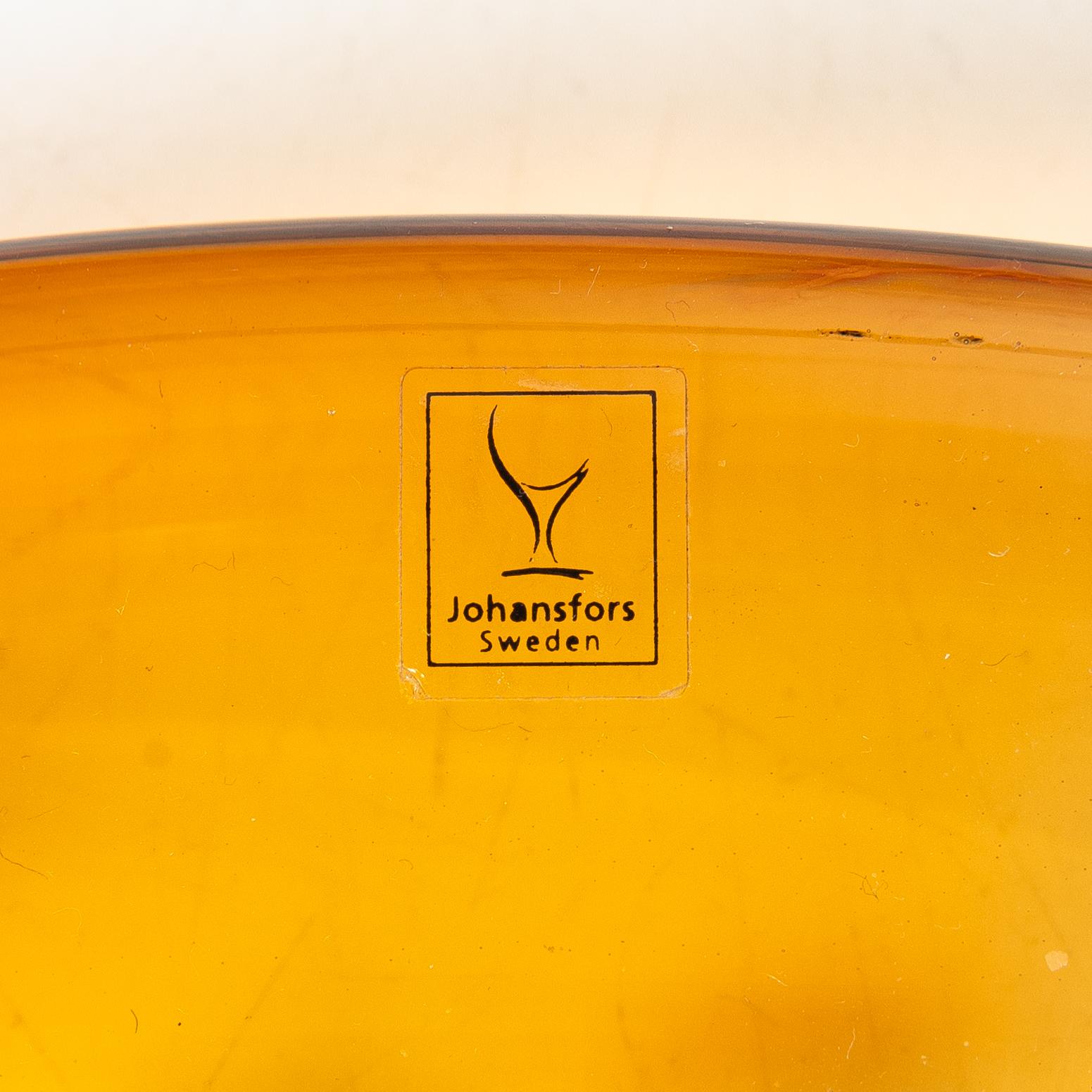 Ardy Strüwer, a glass vase and a dish, Johansfors.