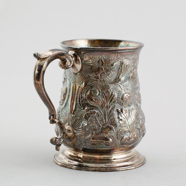 STOP, silver, Thomas Whipham & Charles Wright,  London 1762. Vikt ca 401 g.