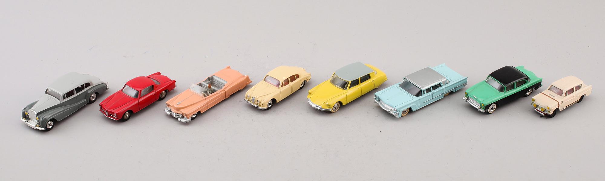 LEKSAKER, 8 st, Dinky Toys, Meccano LTD, England, 1900-talets mitt.
