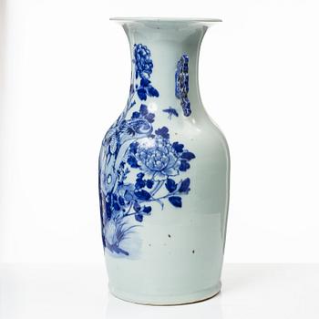 Vas, porslin, Kina, sen Qingdynasti/1900-talets första hälft.