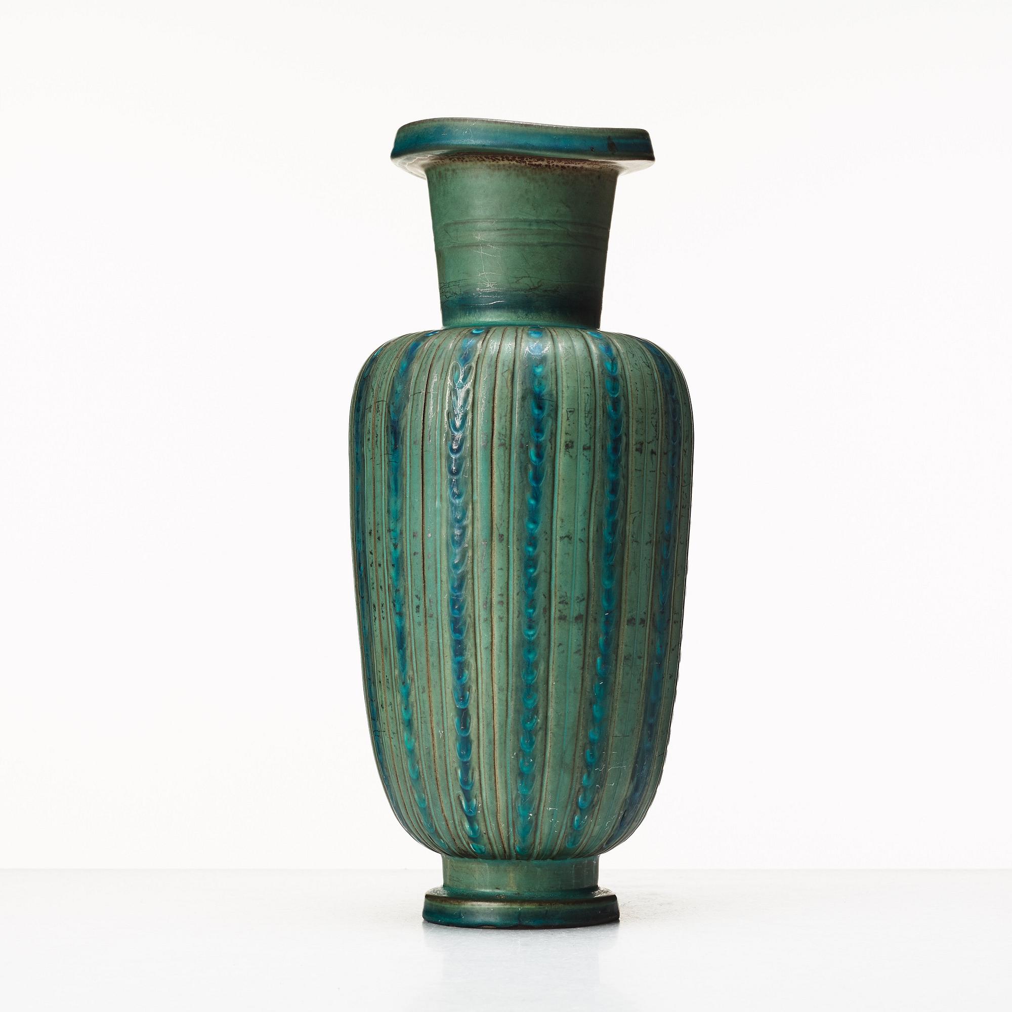 Wilhelm Kåge, a "Farsta" stoneware vase, Gustavsberg studio, Sweden 1940-50's.