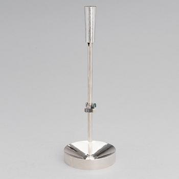 LJUSSTAKE, SOCKERSKÅL och GRÄDDSNÄCKA, silver, Pirkan-Kulta oy, Tammerfors 1964 och 1966.