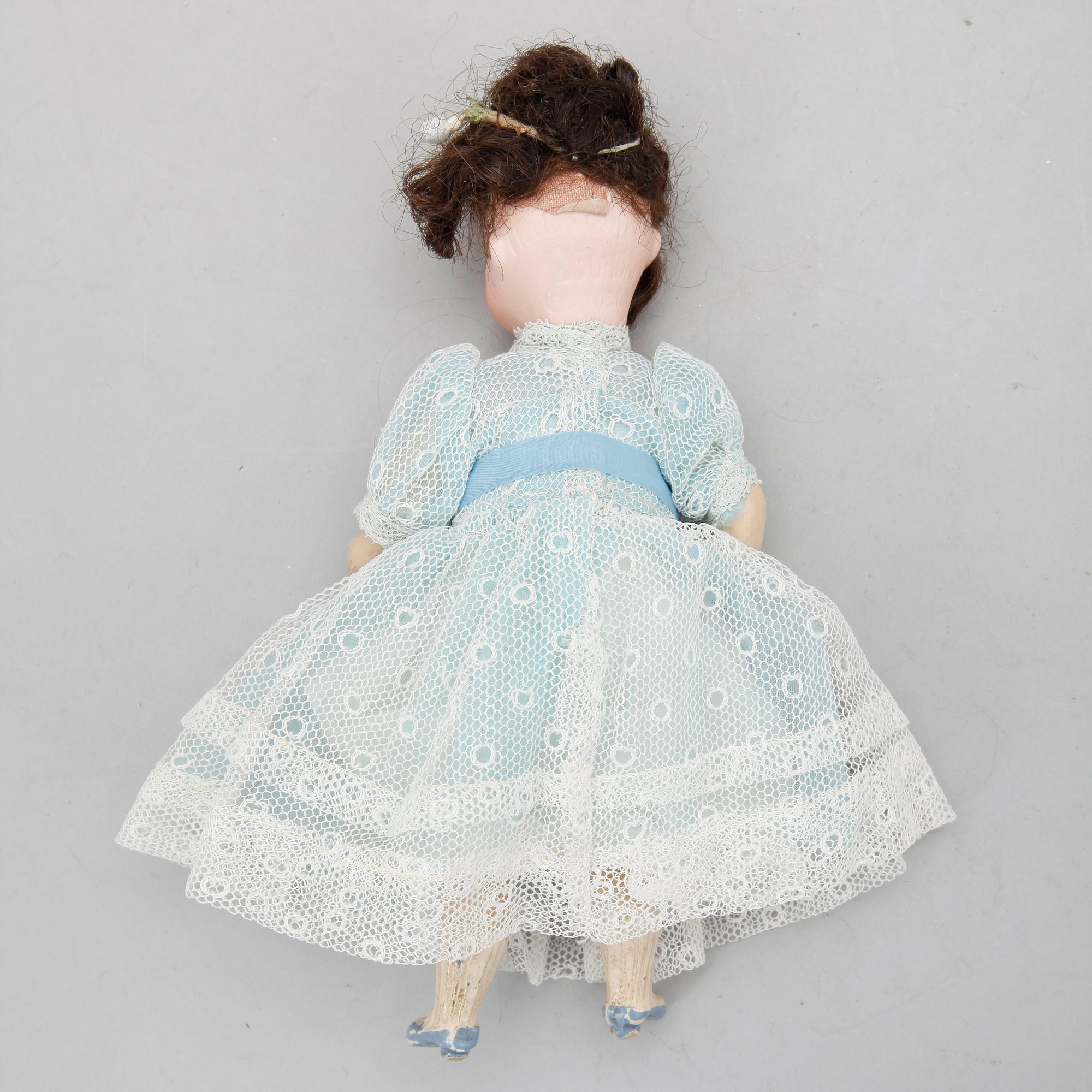 FLICKDOCKA. Biskvi. Heubach Köppelsdorf 250. Tyskland, omkring sekelskiftet 1900.