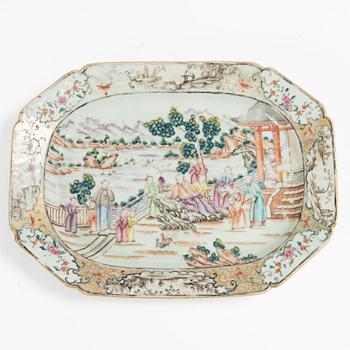 A famille rose 'Rockefeller pattern' serving dish, Qing dynasty, Qianlong (1736-95).