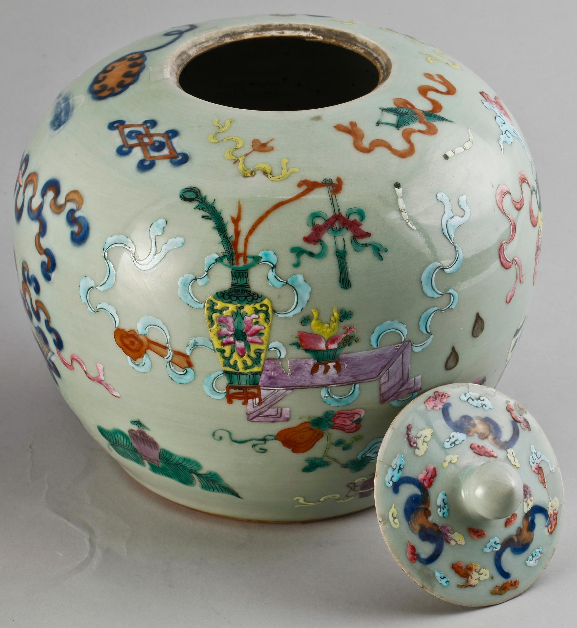 LOCKURNA, porslin, Kina 1800-tal.