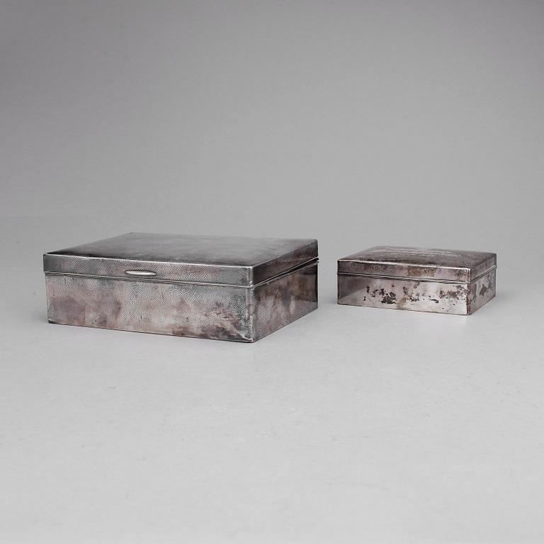 CIGARETTSKRIN, 2 st, silver, bla Japan, 1900-tal.