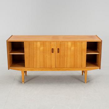 SIDEBOARD, omkring 1900-talets mitt.
