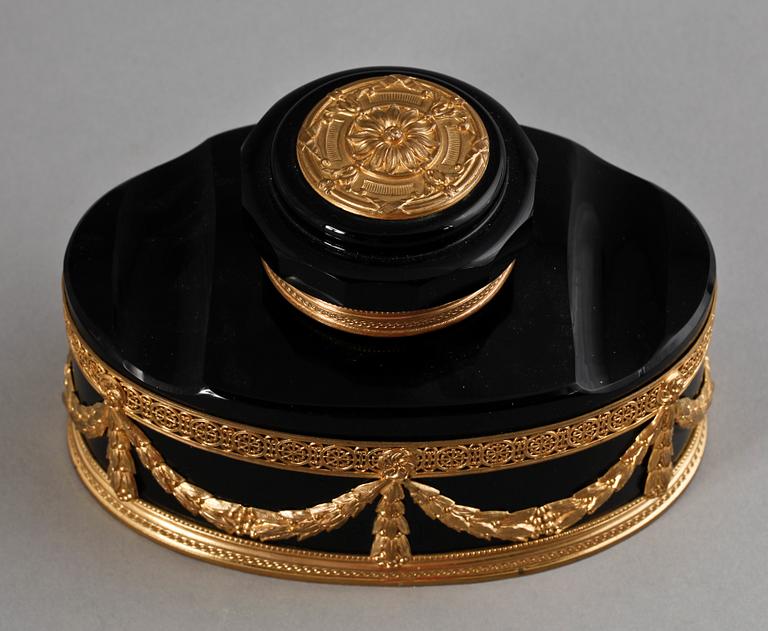 BLÄCKSTÄLL, glas och mässing, Louis XVI-stil. 1900-tal.