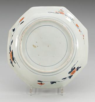 A Japanese imari dish, 18th Century.