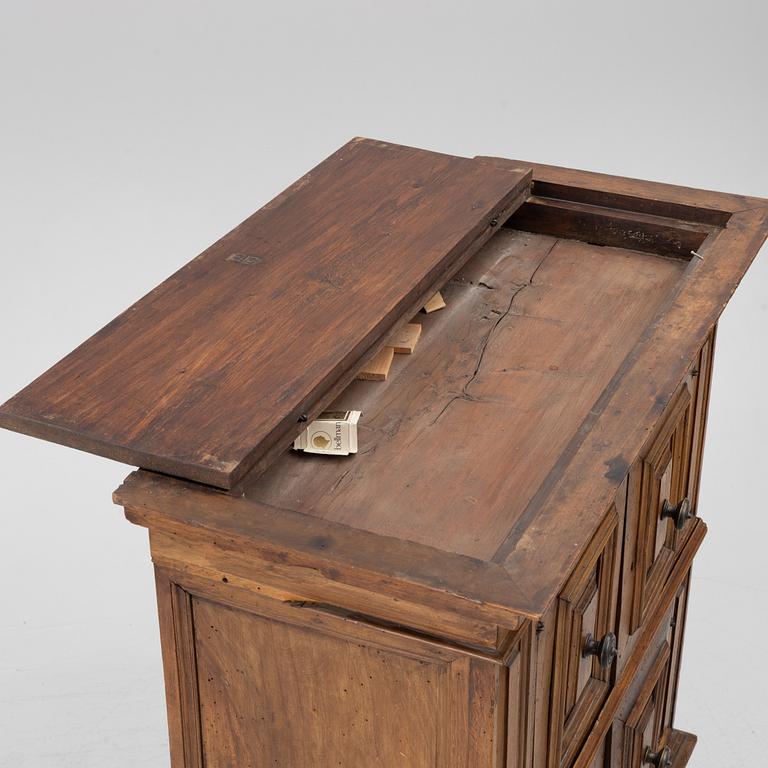 Cabinet, Baroque, 18th century.