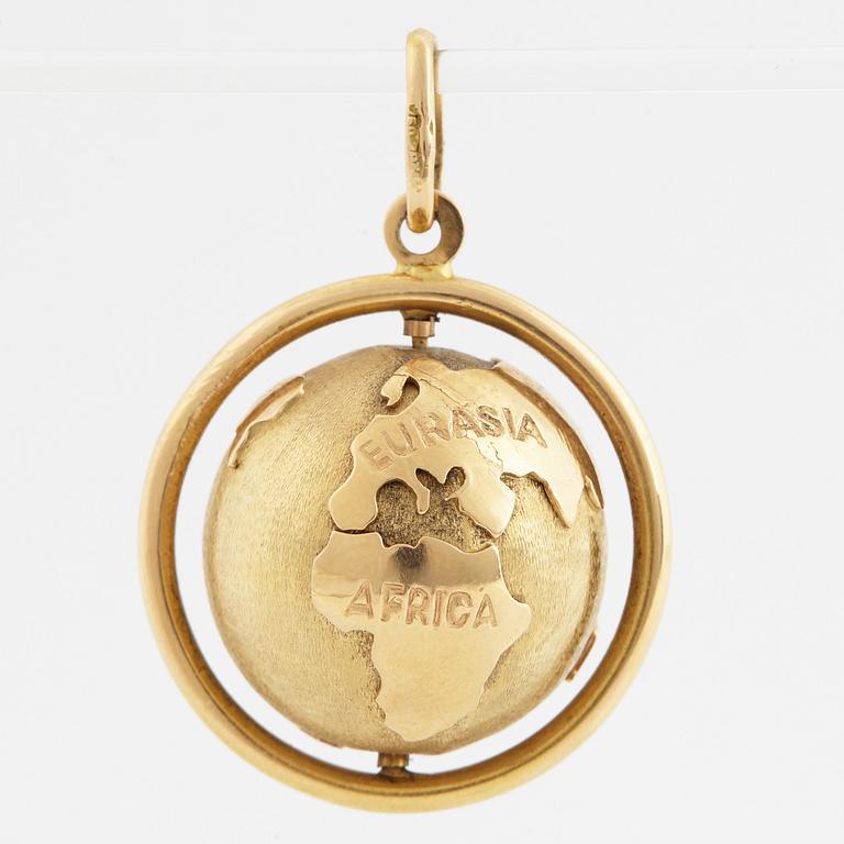 18K gold globe pendant.