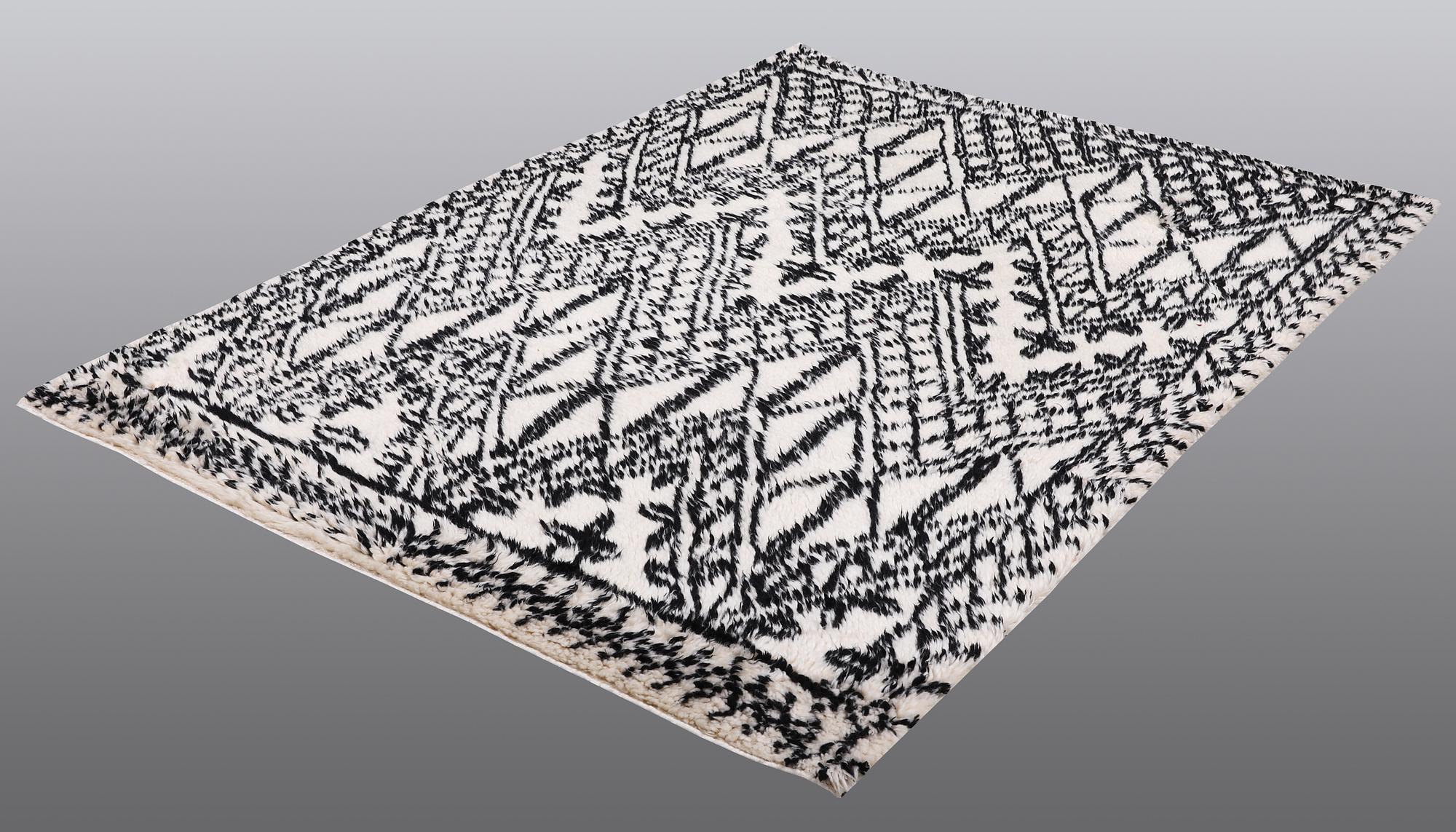 A RUG, oriental, ca 240 x 170 cm.