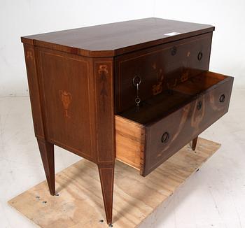 BYRÅ, gustaviansk stil, 1900-tal.