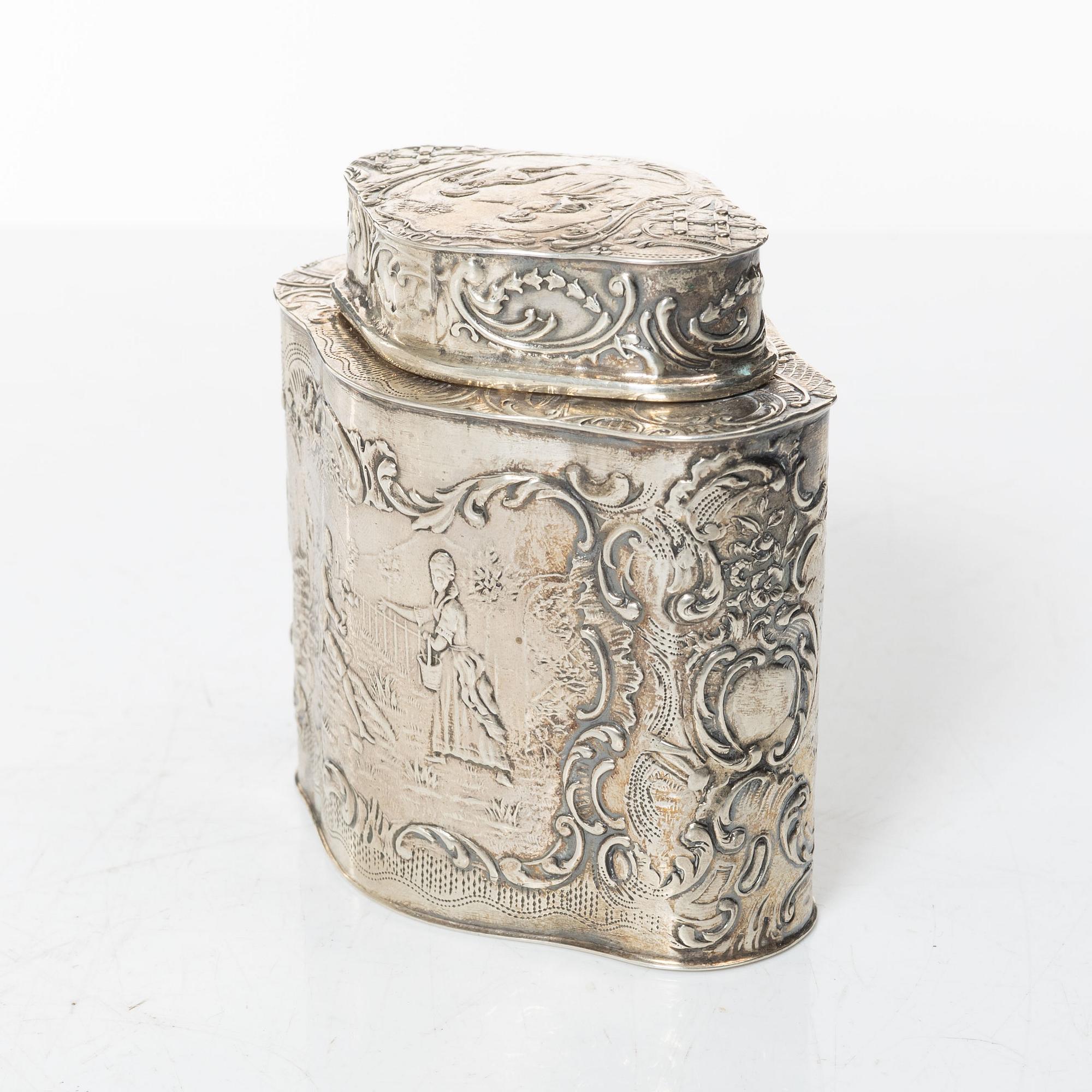 A sterling silver tea caddy, 20th Century.