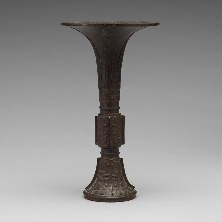 A bronze vase, late Ming dynasty.