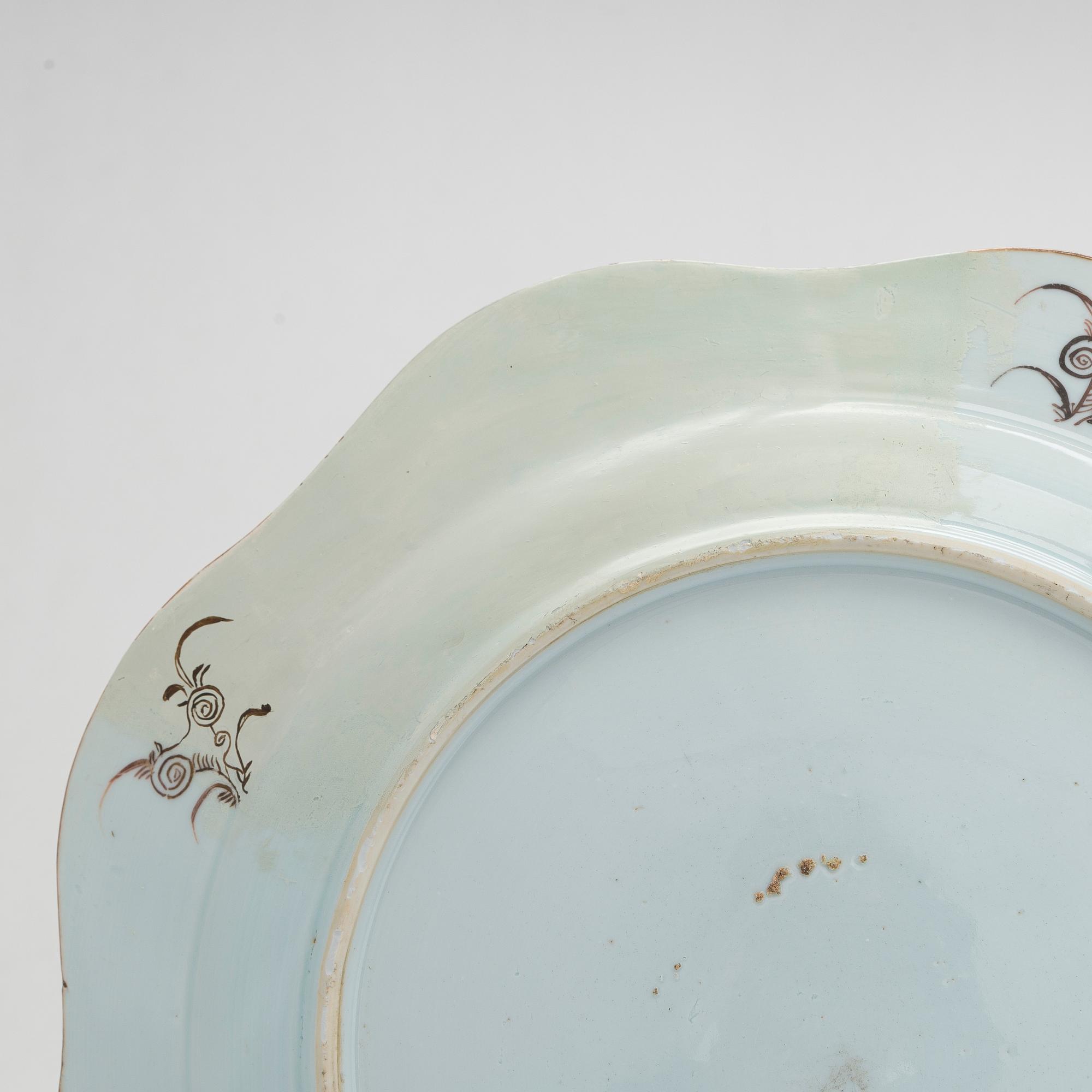 A Chinese porcelain dish, Qing dynasty, Qianlong (1736-95).