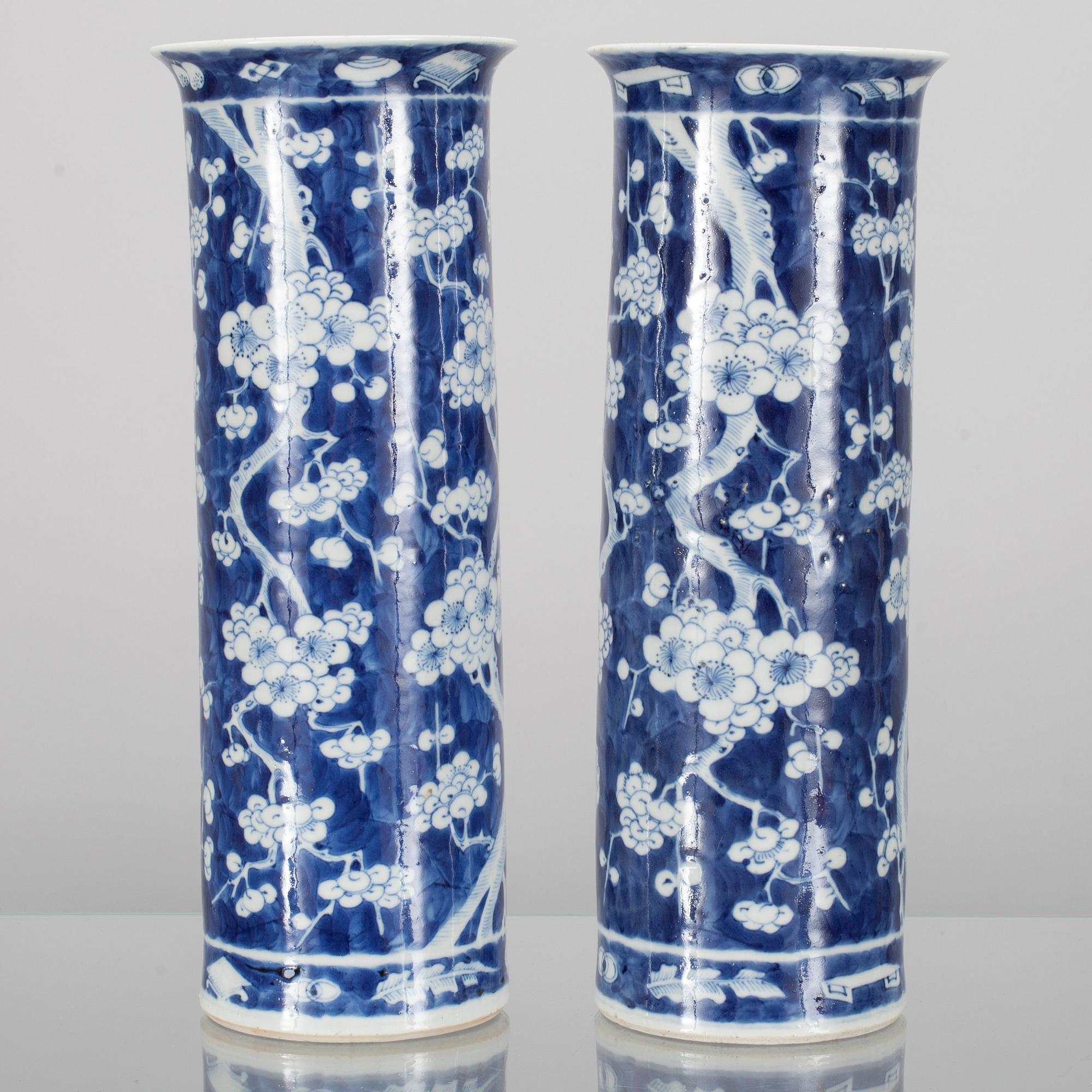 VASER, ett par, porslin, Kina, Kangxi (1662-1722).