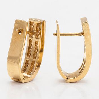 Örhängen, 18K guld och diamanter tot. ca. 0.60 ct.