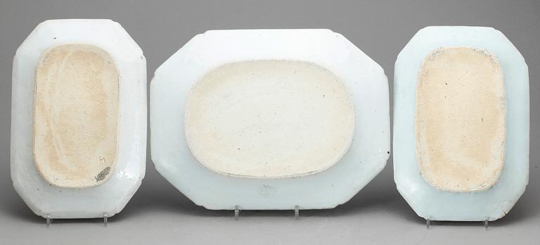 STEKFAT, 3 st, porslin, Kina, 1700-tal.