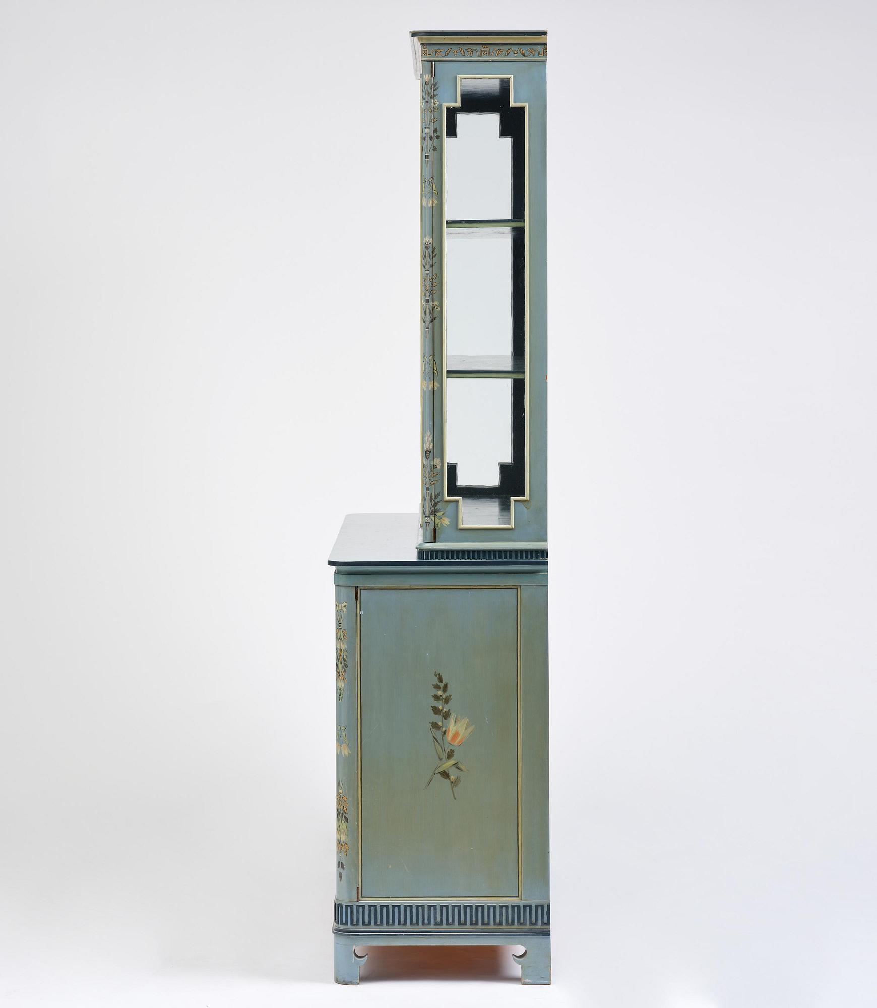 Carl Malmsten, a Swedish Grace showcase cabinet, cabinetmaker Albin Johansson, Stockholm, for Villa Kvikkjokk, 1927.