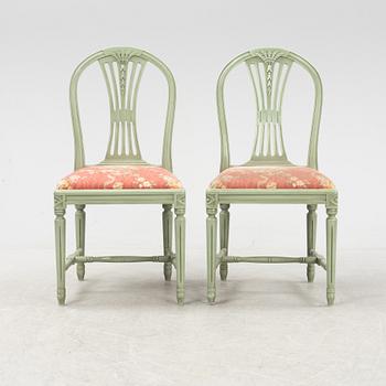 Six painted Gustavian style chairs, late 20th Century.