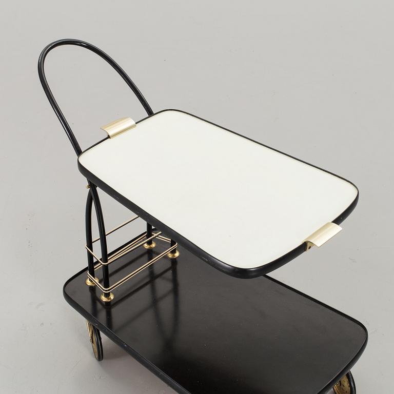 SERVERINGSVAGN, 1900-talets mitt.