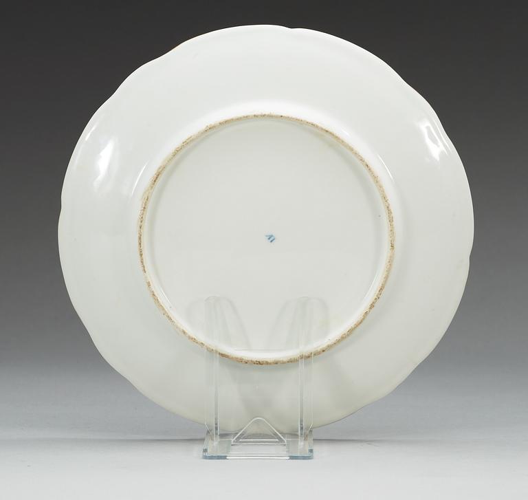 A Russian armorial Popov dinner plate, 19th Century.