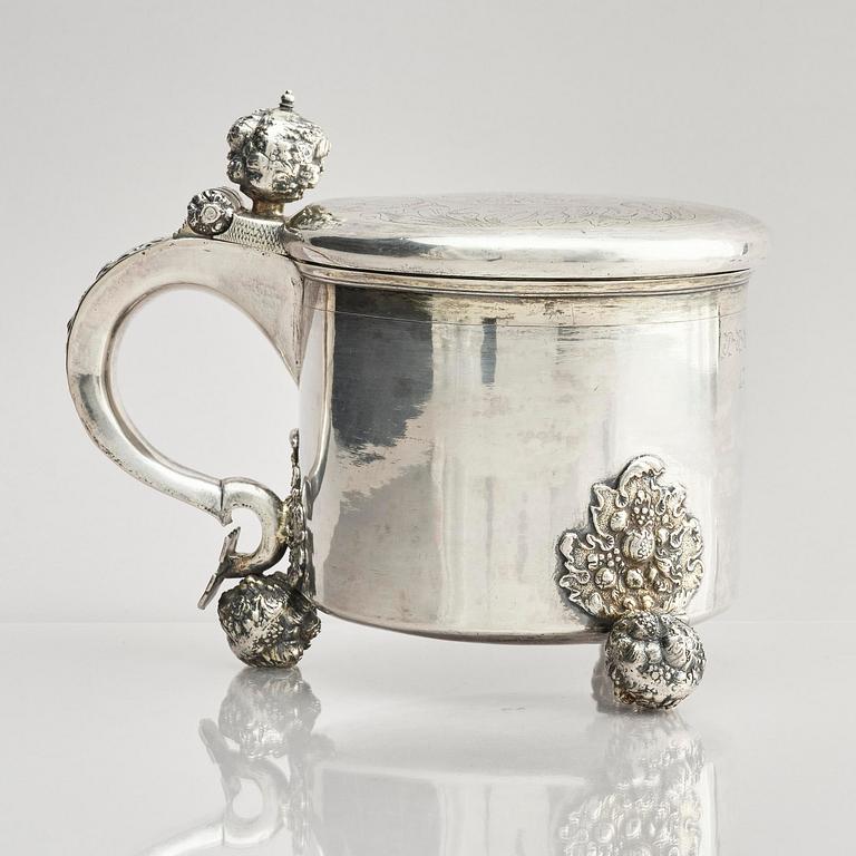 A Swedish 17th century parcel-gilt silver tankard, mark of Erik Månsson Schmidt, Stockholm (active 1675-1686).