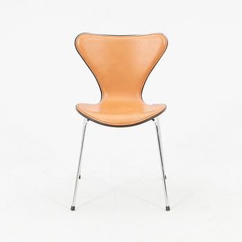 Arne Jacobsen, stol "Sjuan", Fritz Hansen Danmark 2018.