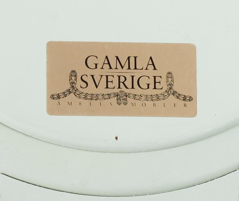 SPEGELLAMPETTER, ett par. "Gamla Sverige", Åmells Möbler. 1900-talets slut.